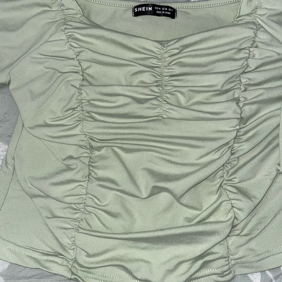 “Sweetheart Neck Frill Trim Ruched Top” - Picture 2 of 4